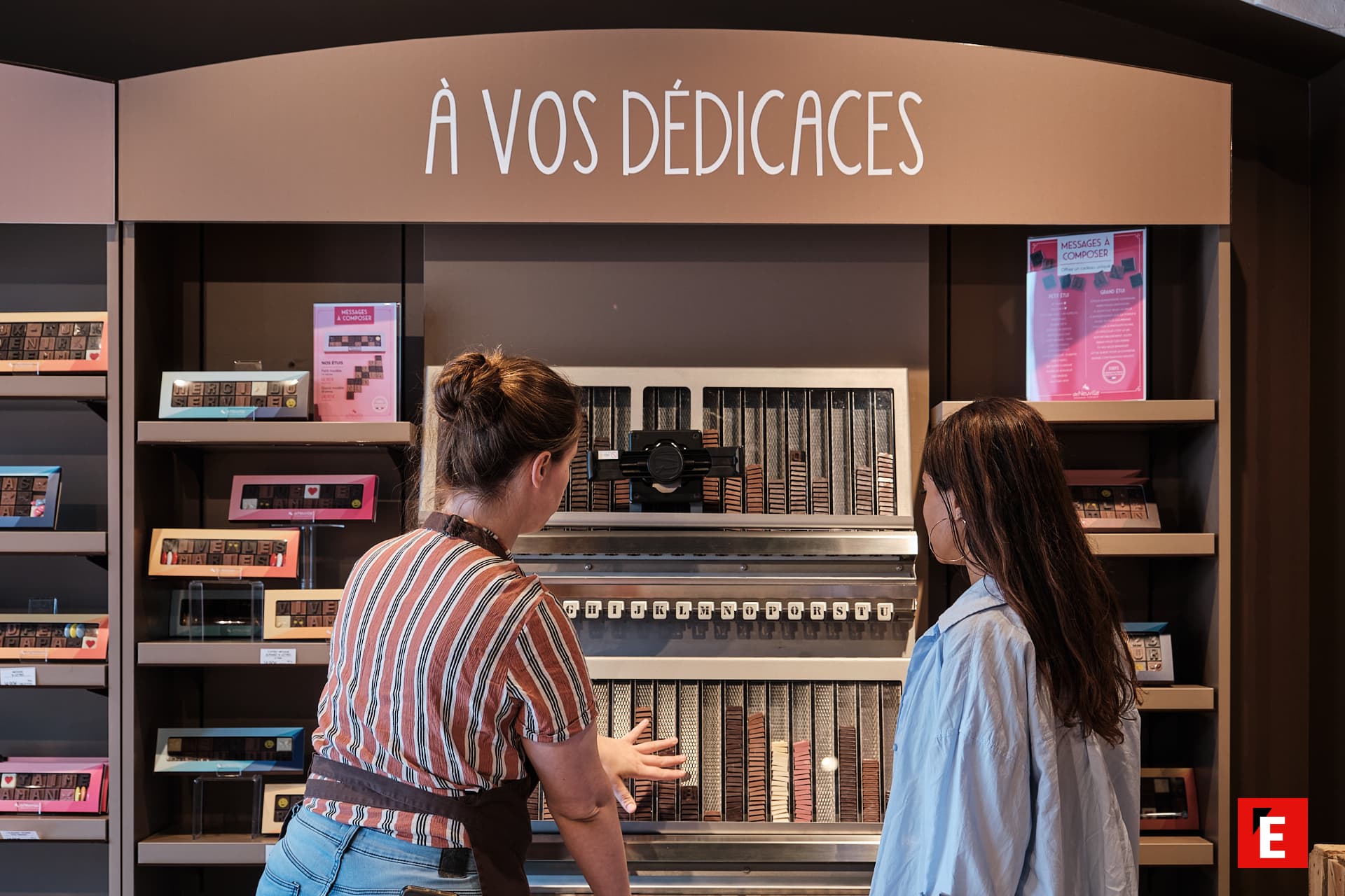 A De Neuville boutique.