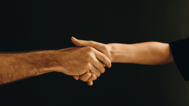 Photo couverture : comment bien choisir son associรฉ