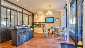 Une salon LโAtelier du sourcil pour illustrer le dรฉveloppement maรฎtrisรฉ de l'enseigne.