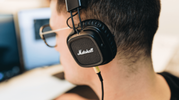 10 podcasts aฬ eฬcouter