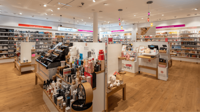 Une vue d'un magasin Beauty Success pour illustrer le principe d'omnicanalité.