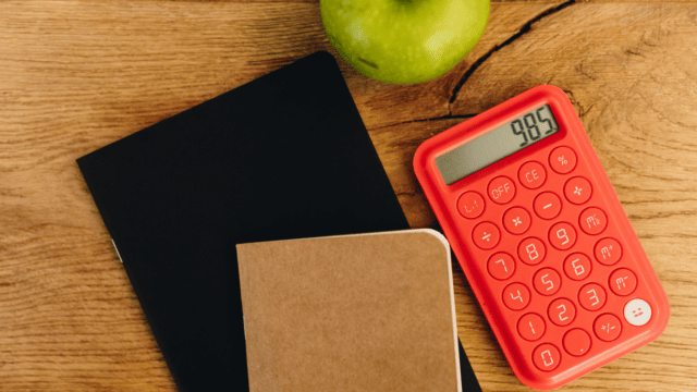 Une calculatrice pour illustrer la reฬmuneฬration du dirigeant