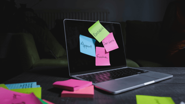 Avantages & inconveฬnients d'une franchise sans local