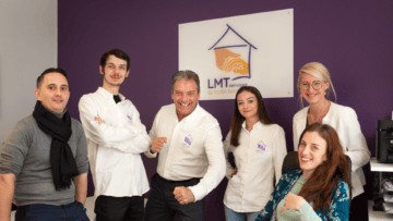 L'รฉquipe de La main tendue.