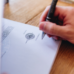 Les 5 clauses du contrat de franchise à connaître.