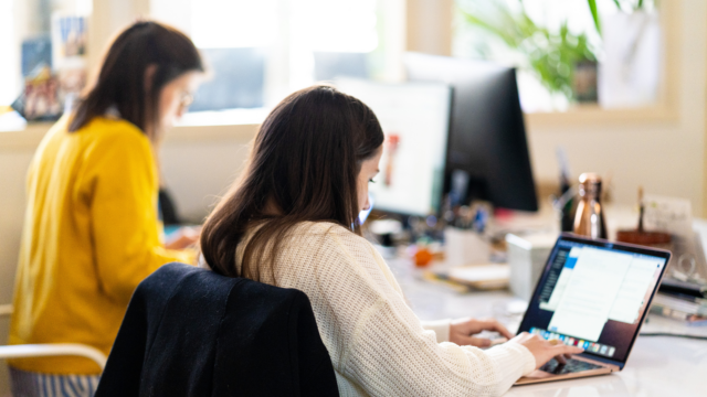 Coworking et espaces partagรฉs : une solution pour les franchisรฉs.